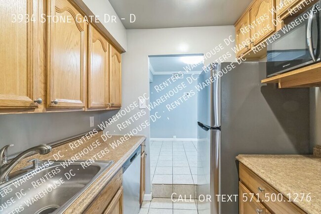 Building Photo - Move in ready! 1Bd/1Bth home in the gated ...