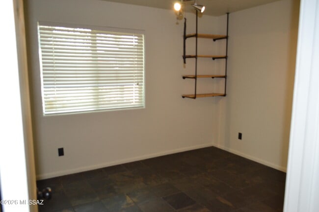 Building Photo - 3270 W Capistrano Rd
