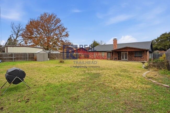 Building Photo - Updated 3-Bedroom Home with Large Fenced Yard in a Great Location