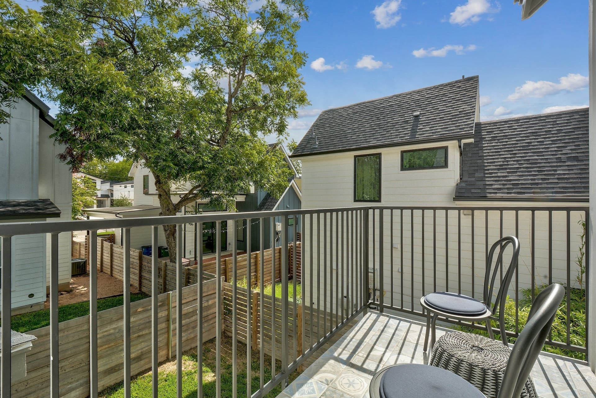 Balcony - 413 W Odell St