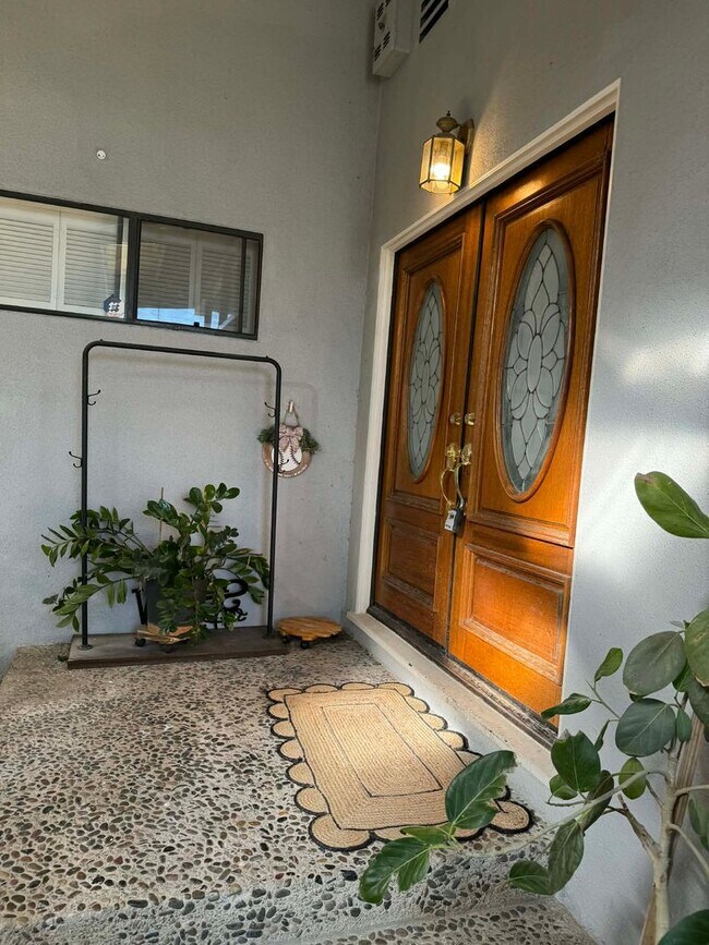 Building Photo - Stunning Single-Story Granada Hills Pool Home | 3 Bed | 2 Bath | 2,500 Sq Ft