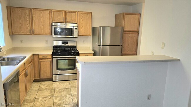 Building Photo - 830 Carnegie St