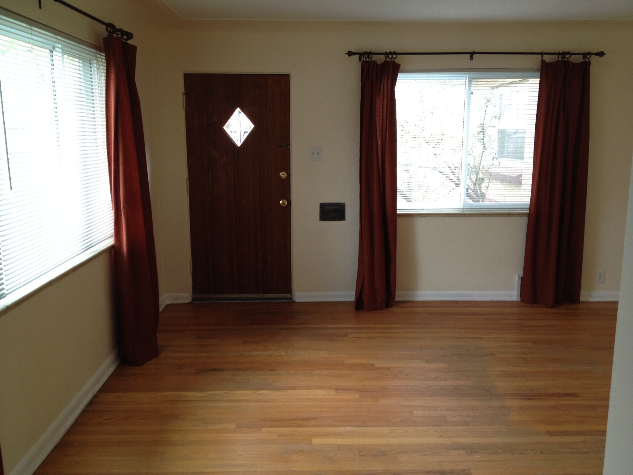 Living/dining - 1532 Tamarac St