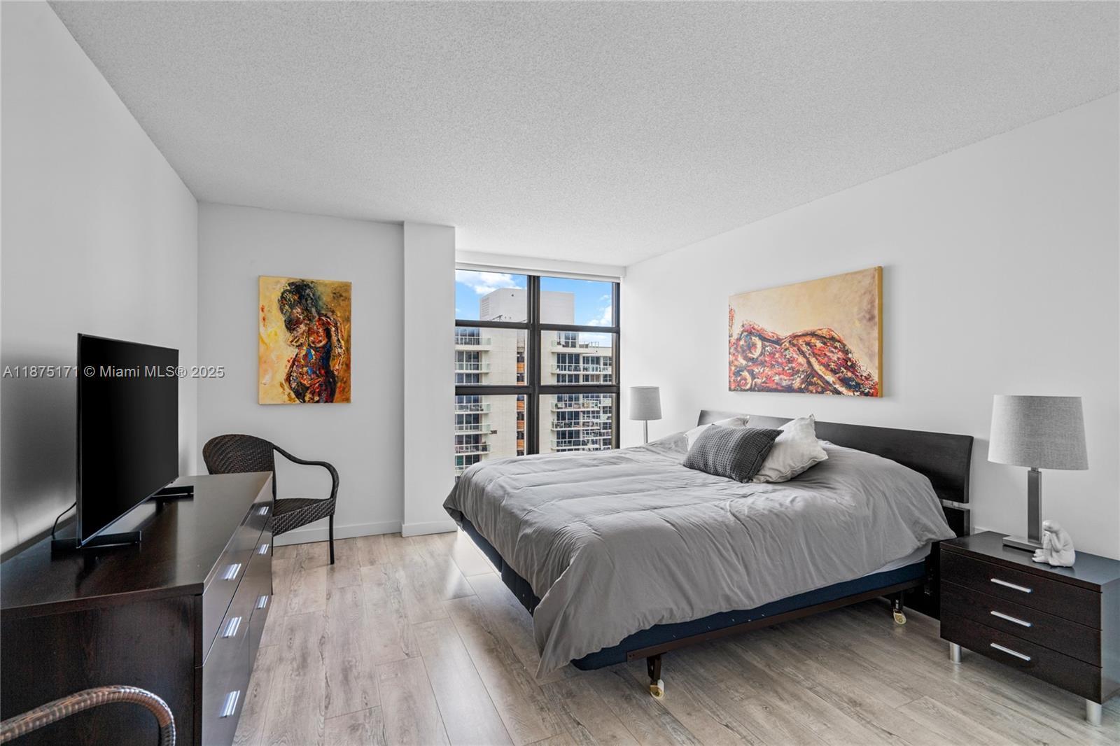 Building Photo - 5757 Collins Ave