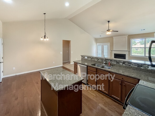 Building Photo - 159 Waltzing Vine Ln