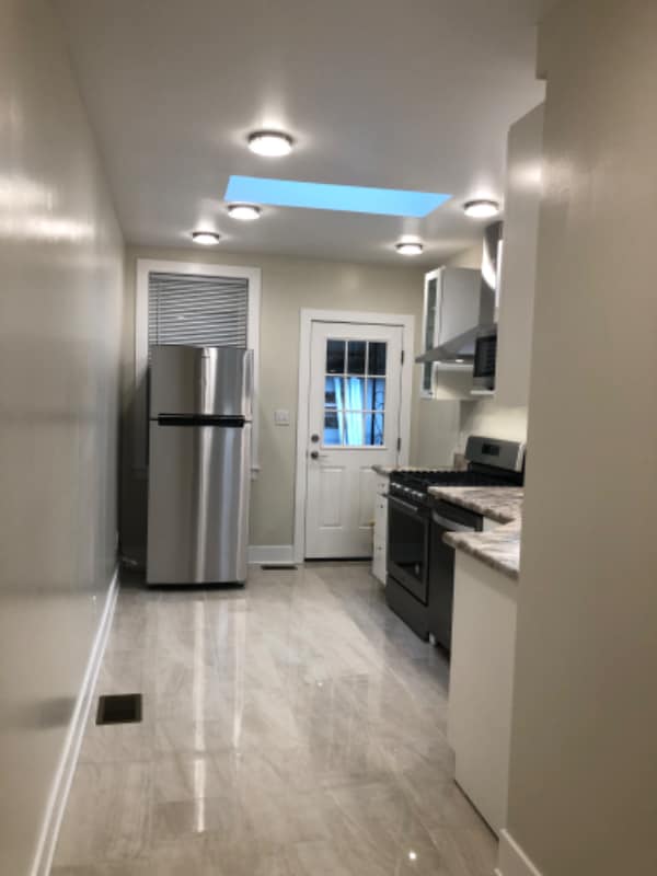 Building Photo - 152 Pearl St