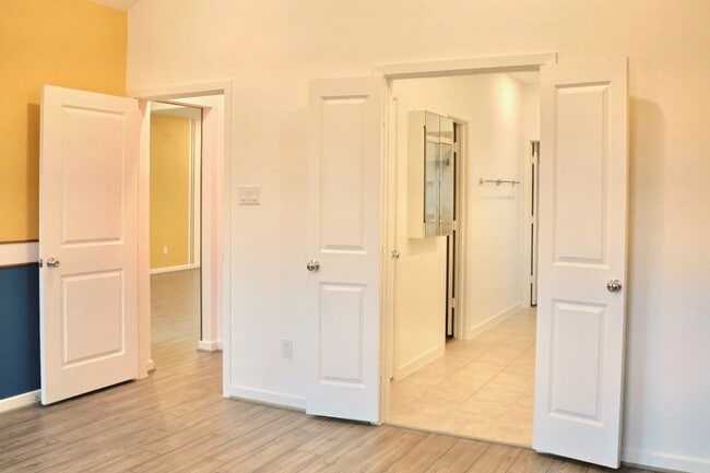 Building Photo - 17631 Carnation Gln Dr