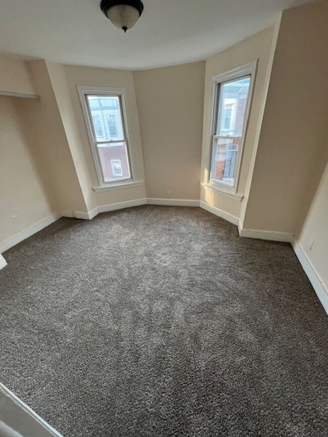 Building Photo - Remodeled Home - Harrowgate