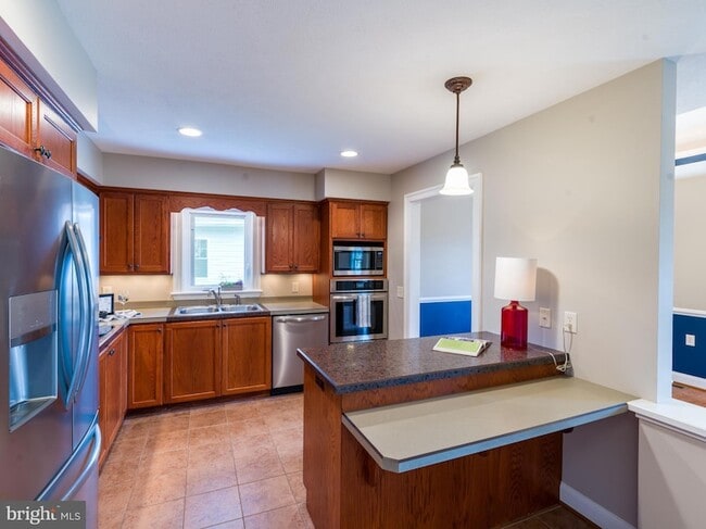 Building Photo - 2616 Greenport Dr