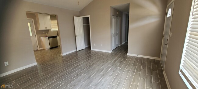 Building Photo - 293 Stony Brook Cir