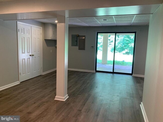 Building Photo - 63 Lincoln Dr