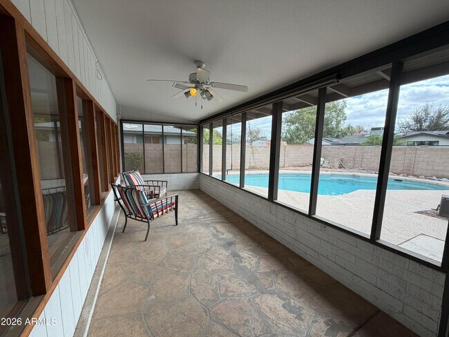 Building Photo - 717 E Granada Dr