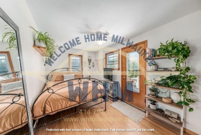 Building Photo - 3407 S Burrell St