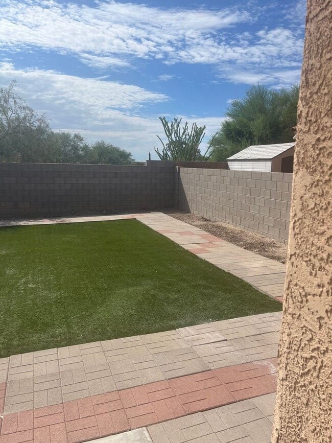 Building Photo - 8342 S Hunnic Dr