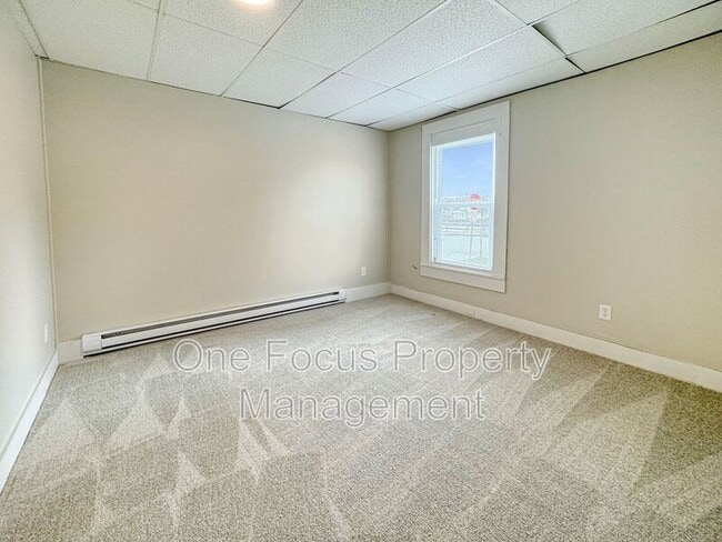 Building Photo - 200 Danis St