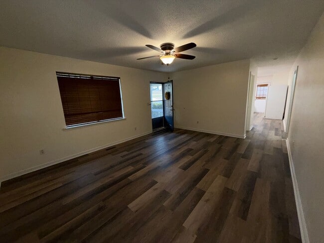 Building Photo - Adorable Updated Home for Rent in Guntersville, AL!