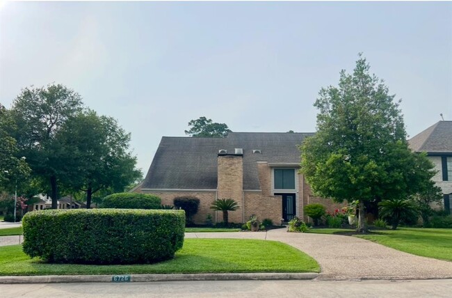 Primary Photo - 6726 Saffron Hills Dr