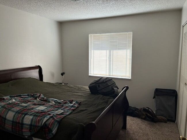 Building Photo - Remodeled 2 Bed 1 Bath Duplex in North For...