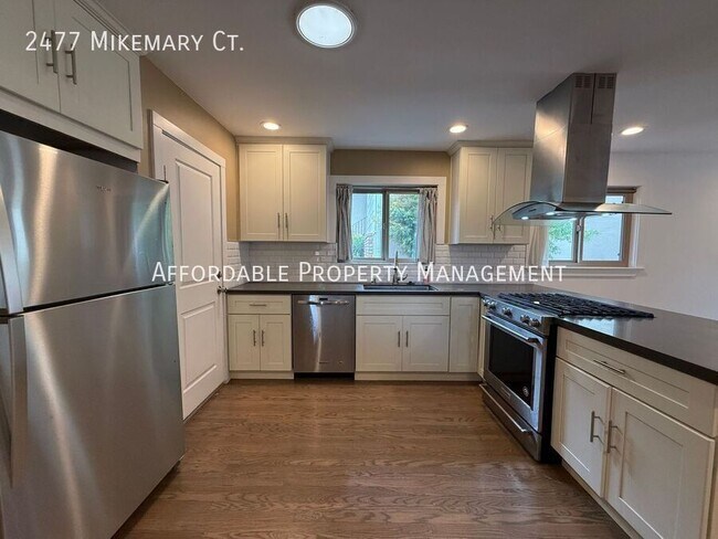 Building Photo - 2477 Mikemary Ct