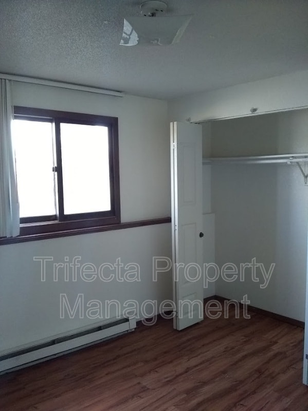 Building Photo - 4955 Basswood Dr