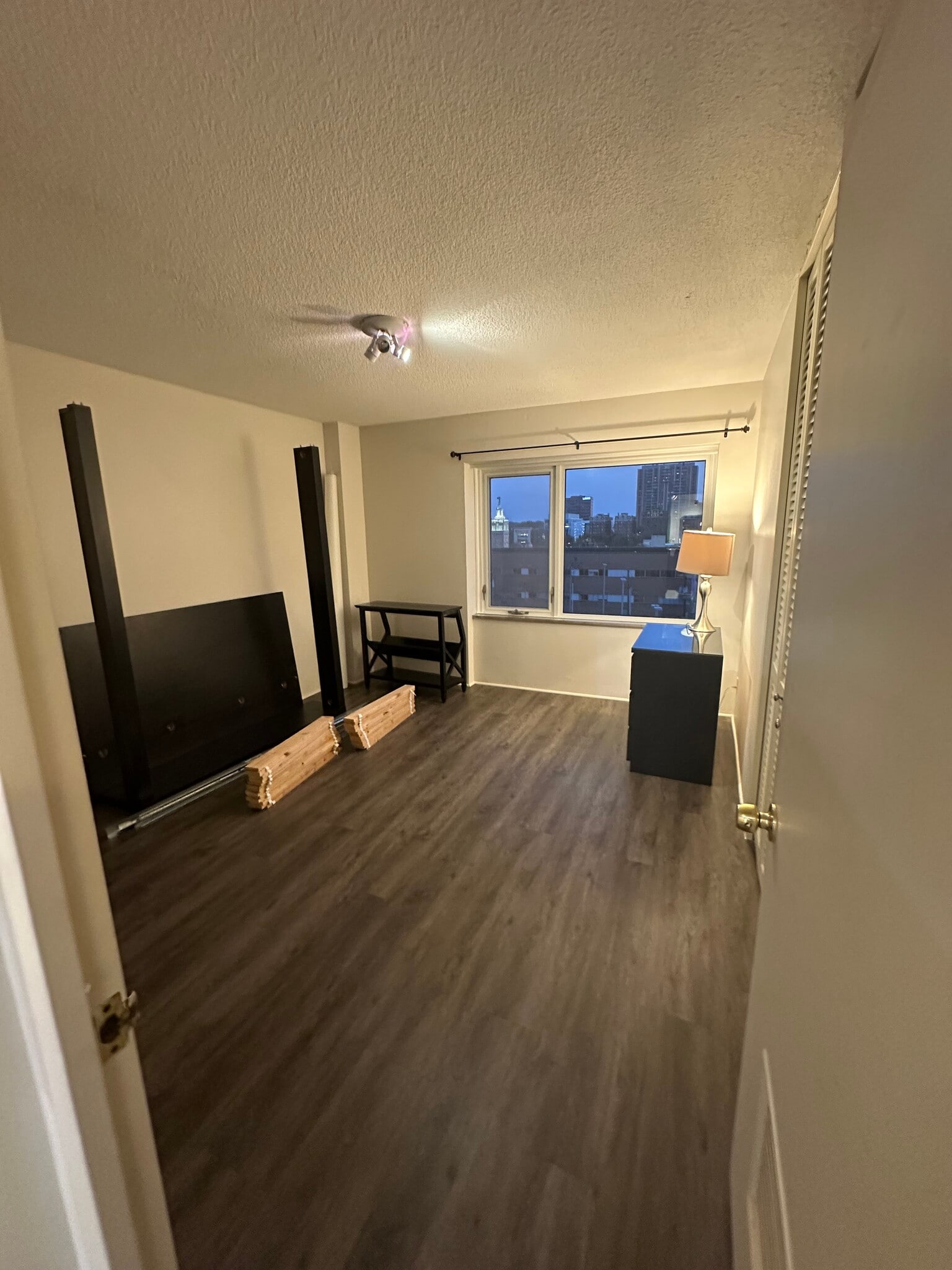 Building Photo - 4545 Wornall Rd