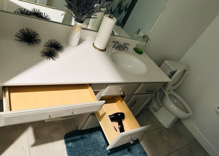 Building Photo - 528 Bronze Forest Dr