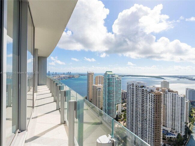 Building Photo - 300 Biscayne Blvd Way