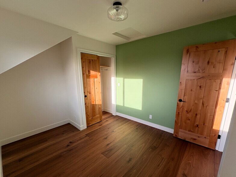 Building Photo - 2515 Yew St