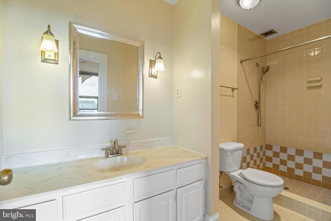 Building Photo - 1325 13th St NW