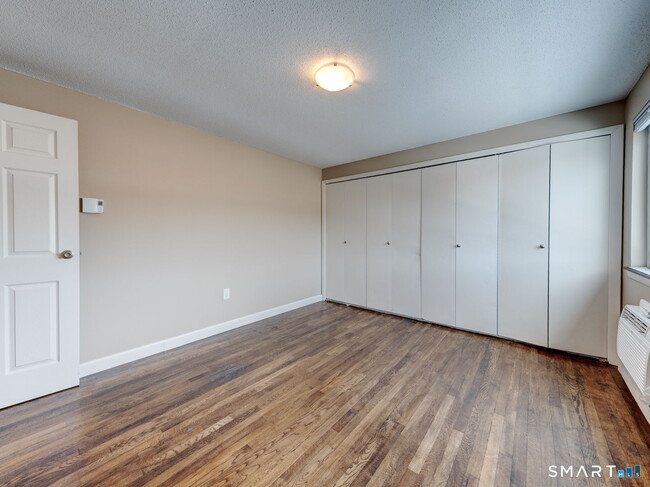 Building Photo - 275 Pierremount Ave