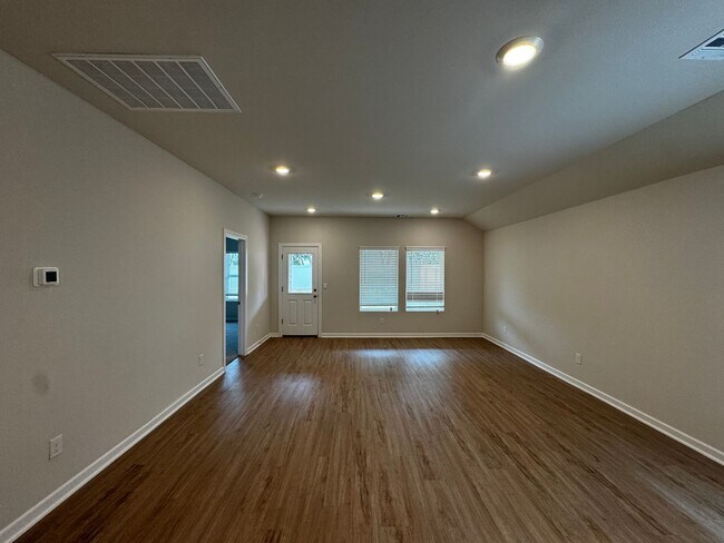 Building Photo - Spectacular brand NEW 4 Bedroom 2 Bathroom...