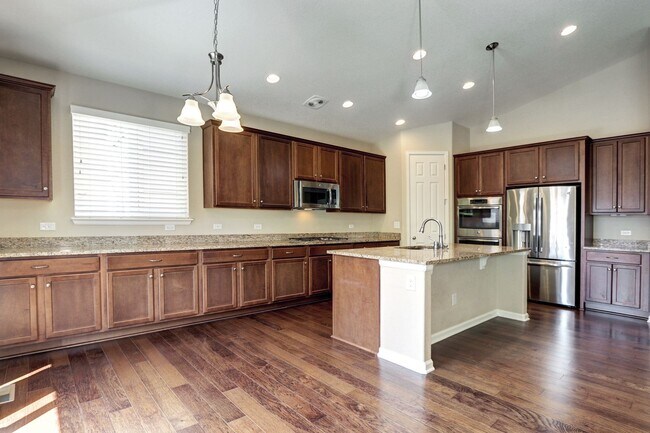 Building Photo - Location! Villages at Castle Rock 3bed/2.5...