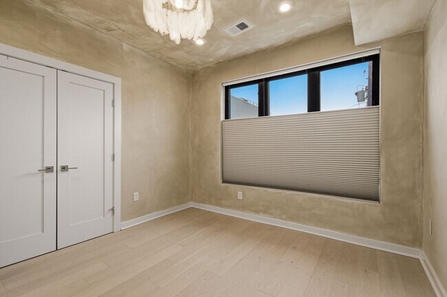 Building Photo - 531 Kennedy St NW