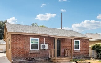 Building Photo - 5616 N Gladys Ave