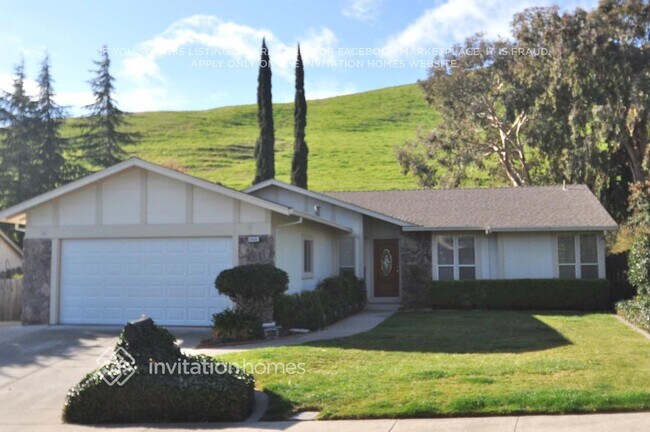 Building Photo - 2425 Grimsby Dr