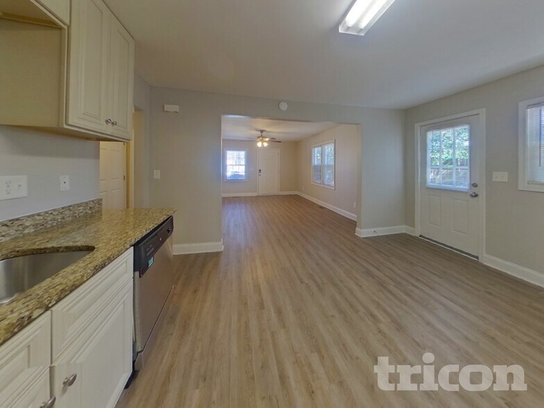 Building Photo - 715 West Blvd