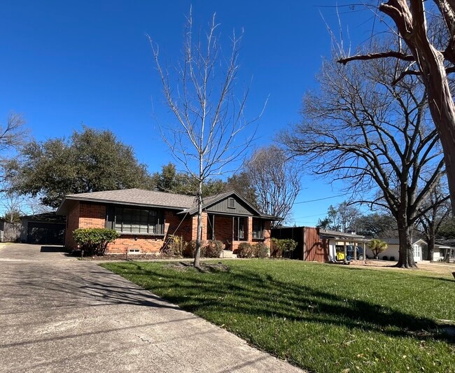 Building Photo - 6581 Patrick Dr