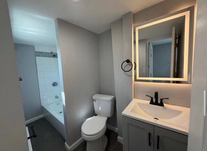 Building Photo - 12 Cedar Aly