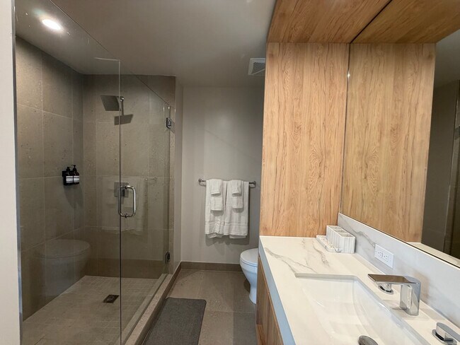 Building Photo - 11 NE 6th St