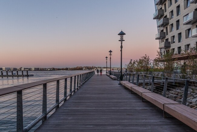 Building Photo - 300 Pier 4 Blvd