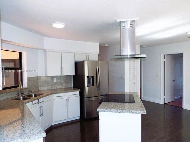 Building Photo - 422 SW 88th Pl