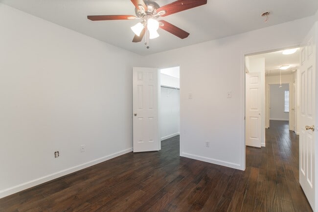 Building Photo - 226 Blushwood Pl