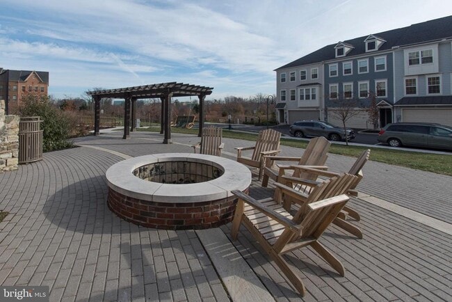 Building Photo - 14337 Potomac Heights Ln