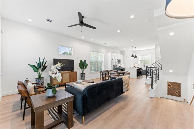 Building Photo - 808 Curtin St