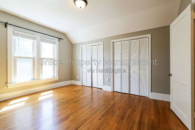 Building Photo - 429 S Pearl St