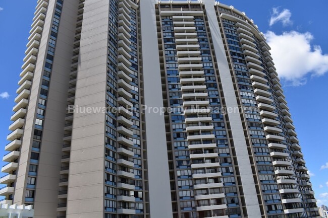 Building Photo - Marco Polo - Studio w/ newer kitchen, 1 re...