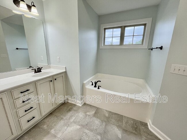 Building Photo - 3037 Eaglecrest Ln