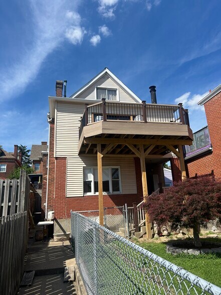 Building Photo - 5911 Bryant St
