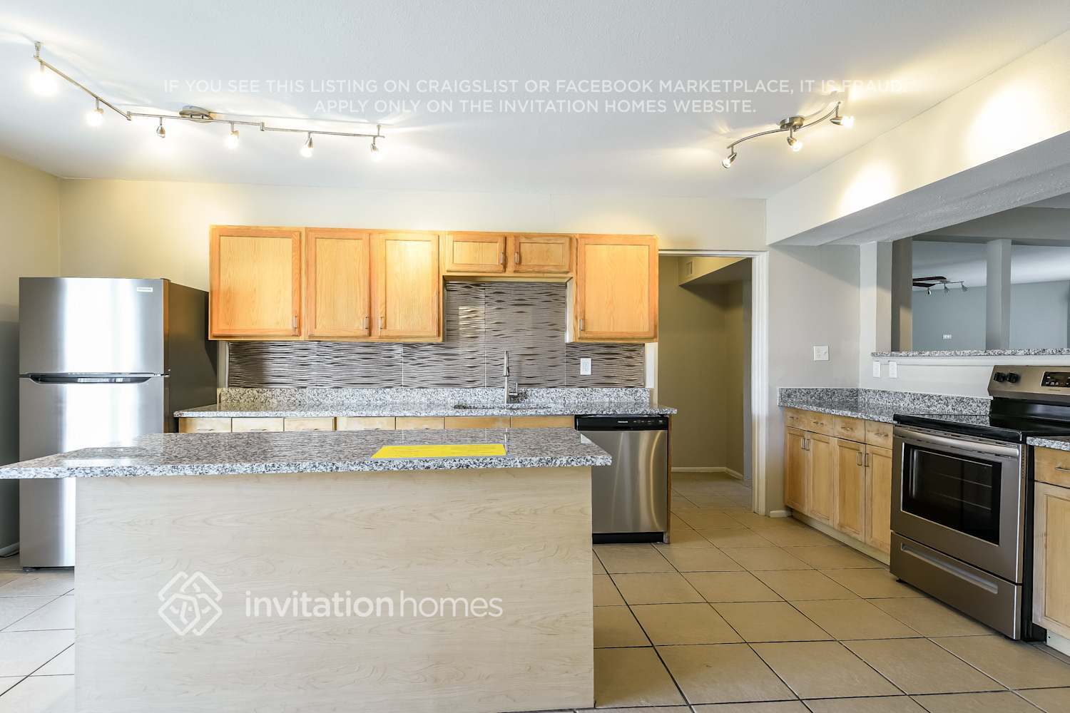 Building Photo - 2228 W Charleston Ave