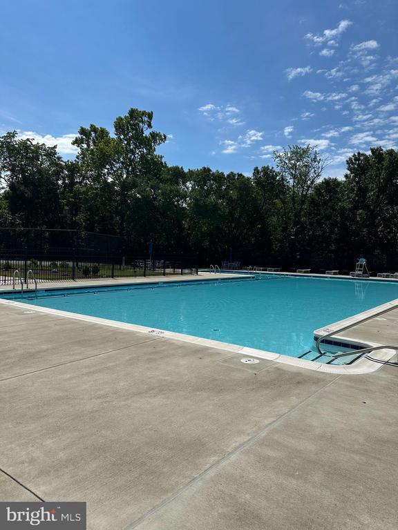 Building Photo - 4002 Summer Hollow Ct